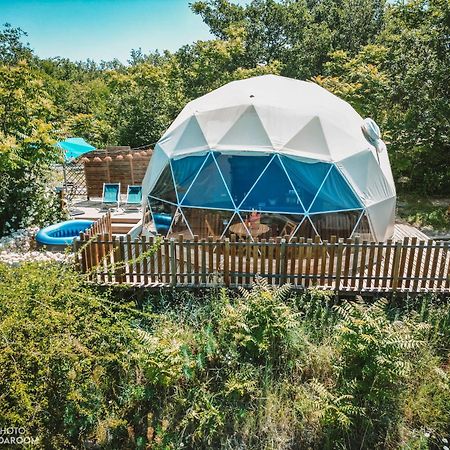 Отель Les Domes Des Gorges Рюом Экстерьер фото