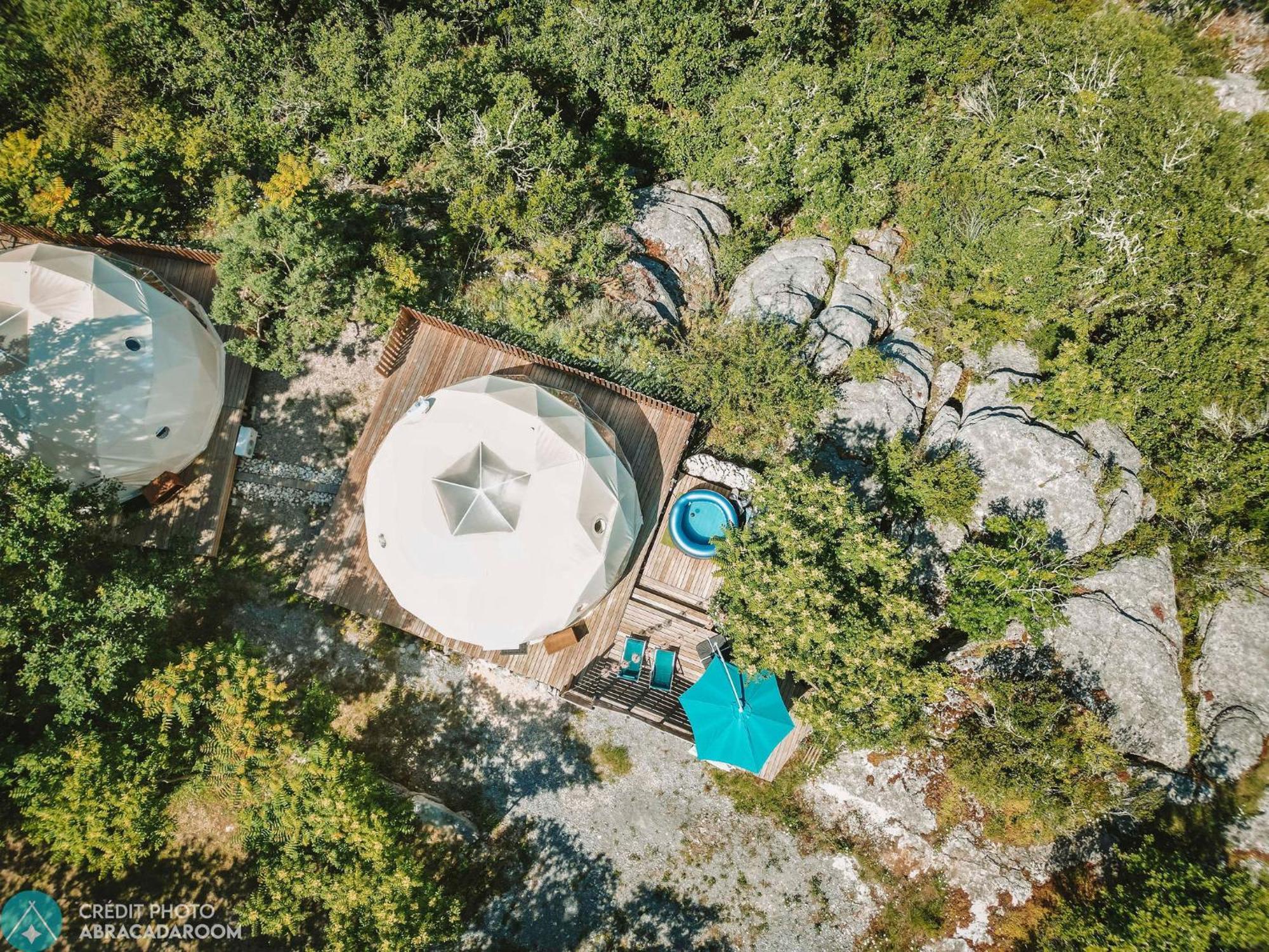 Отель Les Domes Des Gorges Рюом Экстерьер фото